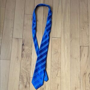 Elegant Royal Blue Striped Tie